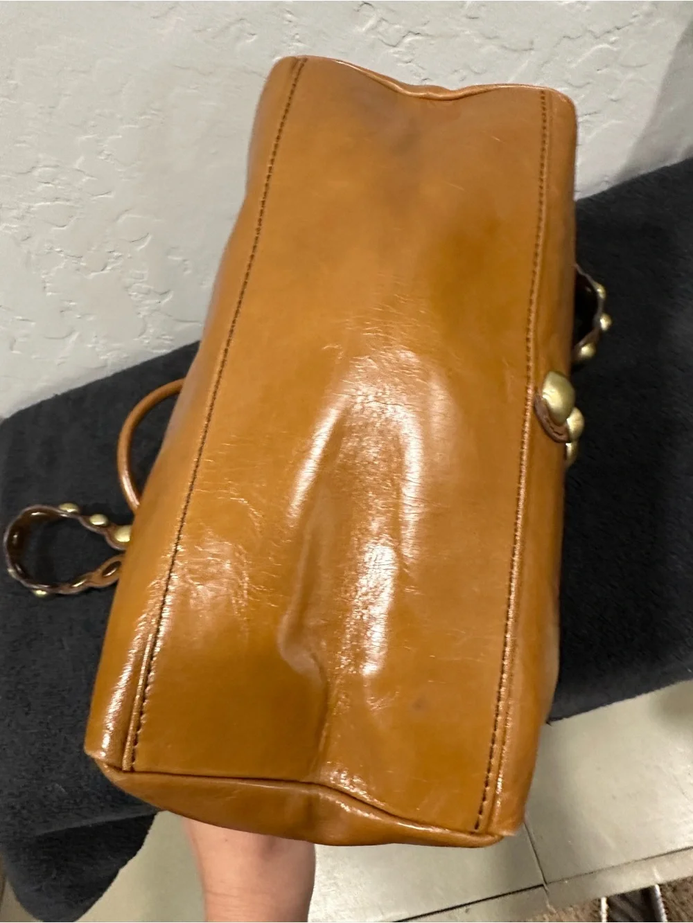 HOBO chic saddle